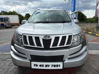 Mahindra XUV500 W8