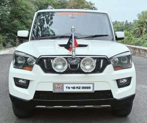 Mahindra Scorpio S10