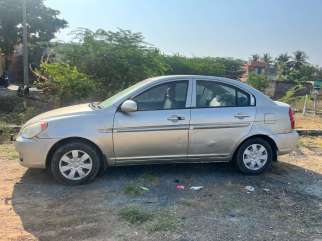 Hyundai Verna Xi (Petrol)
