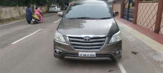 Toyota Innova 2.5 Z 7 STR
