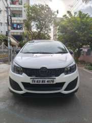 Mahindra Marazzo M2
