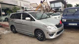Toyota Innova 2.5 G 8 STR
