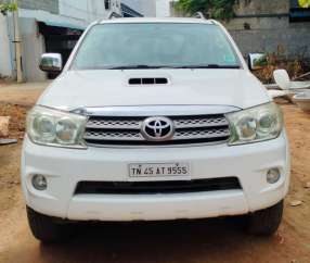 Toyota Fortuner 4x4 MT
