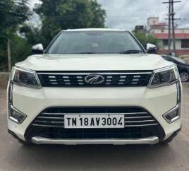 Mahindra XUV300 W8 AMT Optional