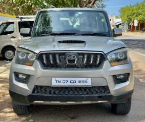 Mahindra Scorpio S10
