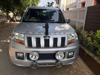 Mahindra TUV 300 T8