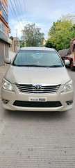 Toyota Innova 2.5 V 7 STR