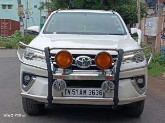 Toyota Fortuner 4x2 AT