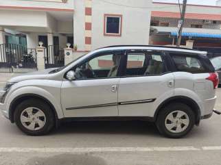 Mahindra XUV 500 FWD W7