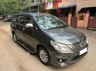 Toyota Innova 2.5 V 8 STR