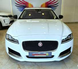 Jaguar XF 2.0 Portfolio