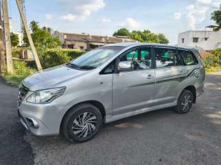 Toyota Innova 2.5 G 8 STR