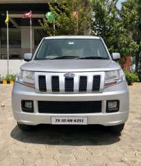 Mahindra TUV 300 T4+