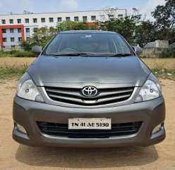 Toyota Innova 2.5 GX 8 STR BS IV