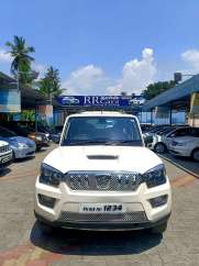 Mahindra Scorpio S10