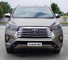 Toyota Innova Crysta 2.4 V