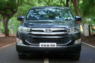 Toyota Innova Crysta 2.4 V