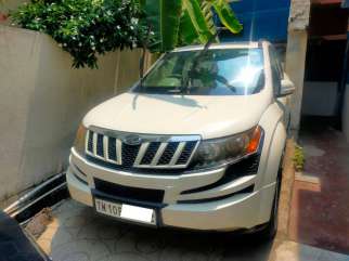 Mahindra XUV500 W8