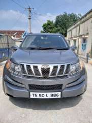 Mahindra XUV500 W8 Dual Tone