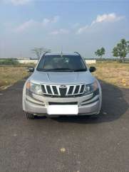 Mahindra XUV500 W4