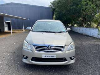 Toyota Innova 2.5 VX 7 STR BS IV
