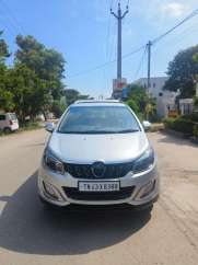 Mahindra Marazzo M8