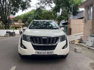 Mahindra XUV500 W11 AT