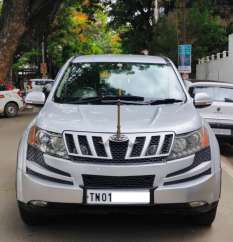 Mahindra XUV500 W8 Dual Tone