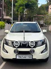 Mahindra XUV500 W10