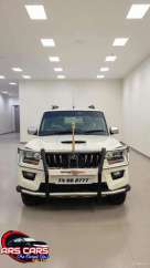 Mahindra Scorpio S10