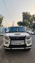 Mahindra Scorpio S10