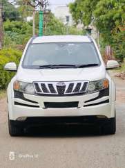 Mahindra XUV500 W8