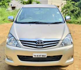 Toyota Innova 2.5 V 8 STR