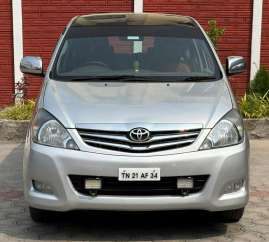 Toyota Innova 2.5 V 8 STR