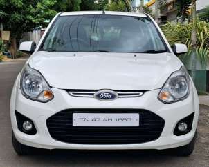 Ford Figo Titanium Blu