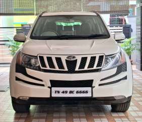 Mahindra XUV500 W8 Dual Tone