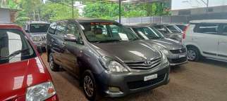 Toyota Innova 2.0 V