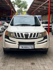 Mahindra XUV500 W8 Dual Tone