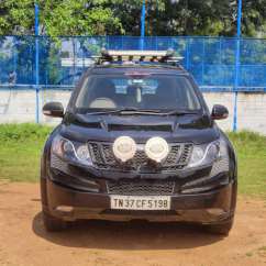 Mahindra XUV500 W8