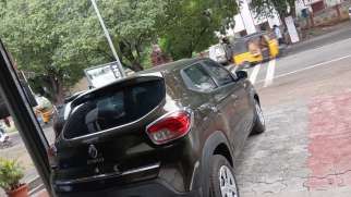 Renault Kwid RXT AMT
