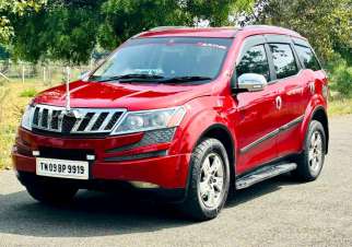 Mahindra XUV500 W8