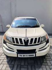 Mahindra XUV500 W8 Dual Tone