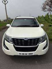 Mahindra XUV500 W9