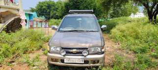 Chevrolet Tavera 2.5 LT