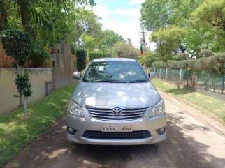 Toyota Innova 2.5 V 7 STR