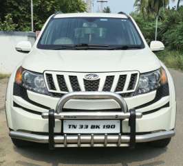 Mahindra XUV500 W8 Dual Tone