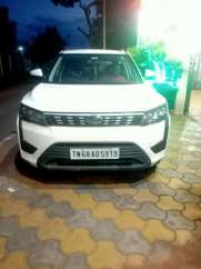 Mahindra XUV300 W6