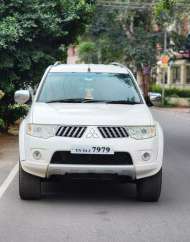 Mitsubishi Pajero Sport 4*4 Dual Tone Black Top