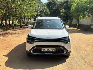 Kia carens Luxury Plus