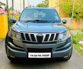 Mahindra XUV500 W8